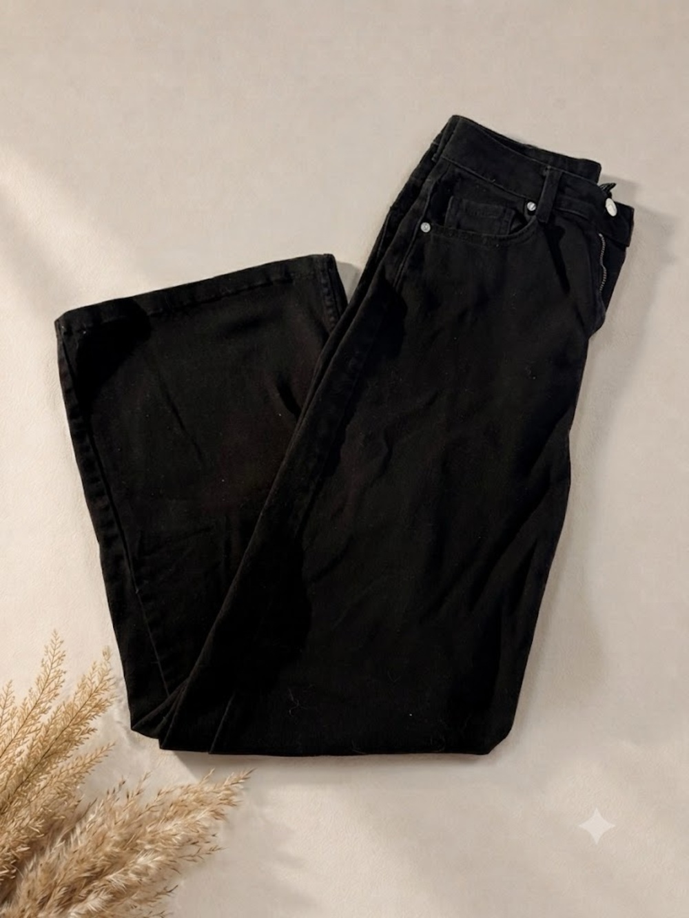 H&M - Classic Black Wide-Leg Jeans